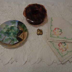 JAPAN NATURE PLATE FAUX TORTISE SHELL VANITY NAPKINS SLAVIC PIN LACE  RUN LOT
